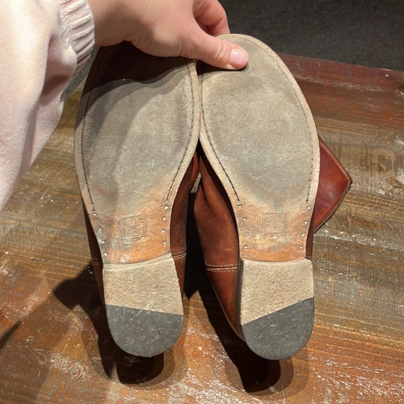 Frye woman’s boots size 10 - Picture 3 of 6